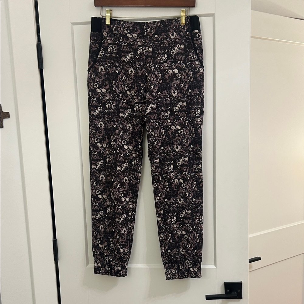 Sals Fifth Avenue Floral Print Jogger Pants